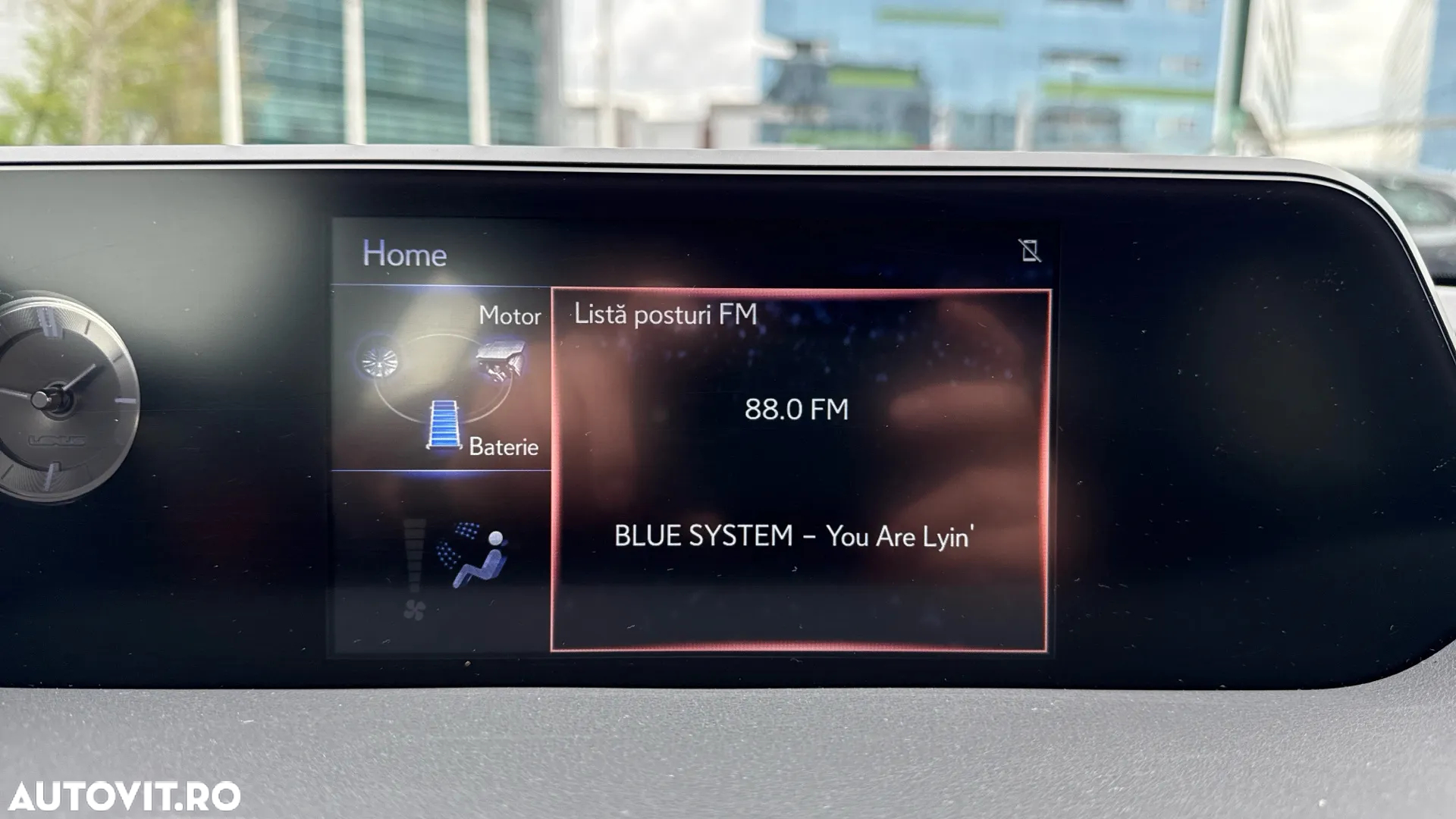 Lexus UX 250h 2.0L HEV 20H- (178 HP) 4X4 CVT Executive - 15