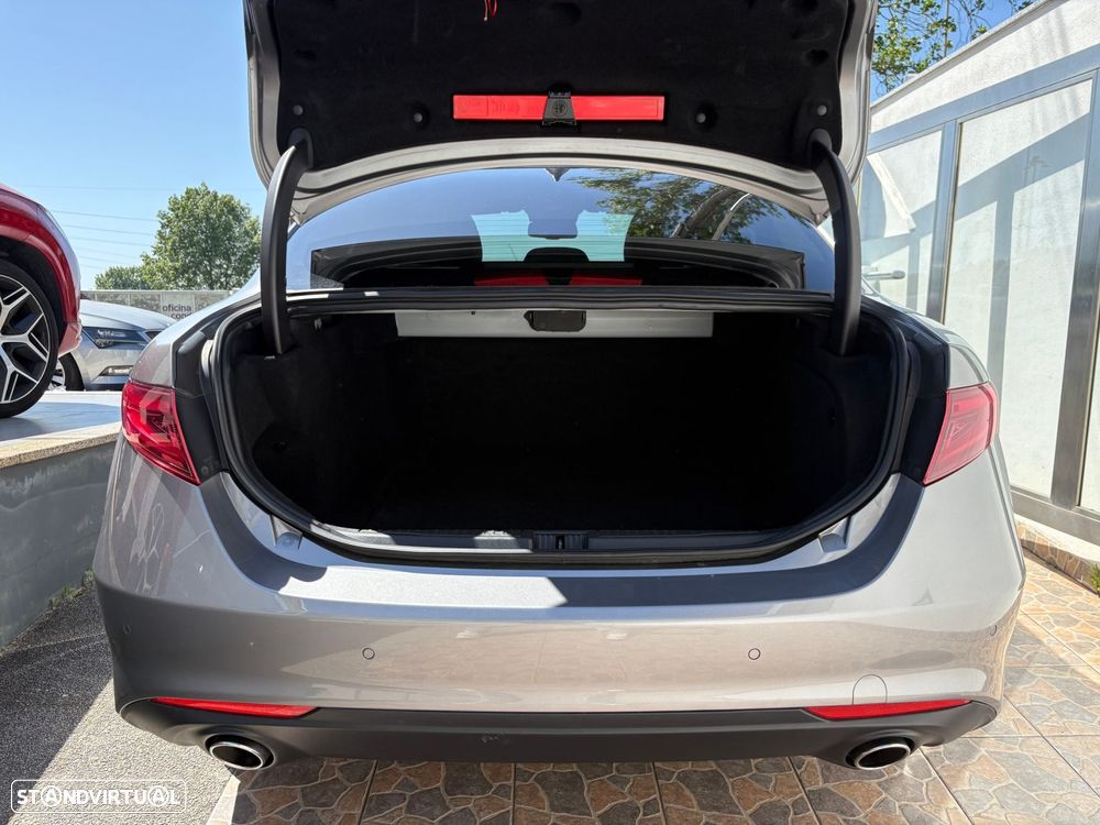 Alfa Romeo Giulia 2.2 D Super AT8 - 5