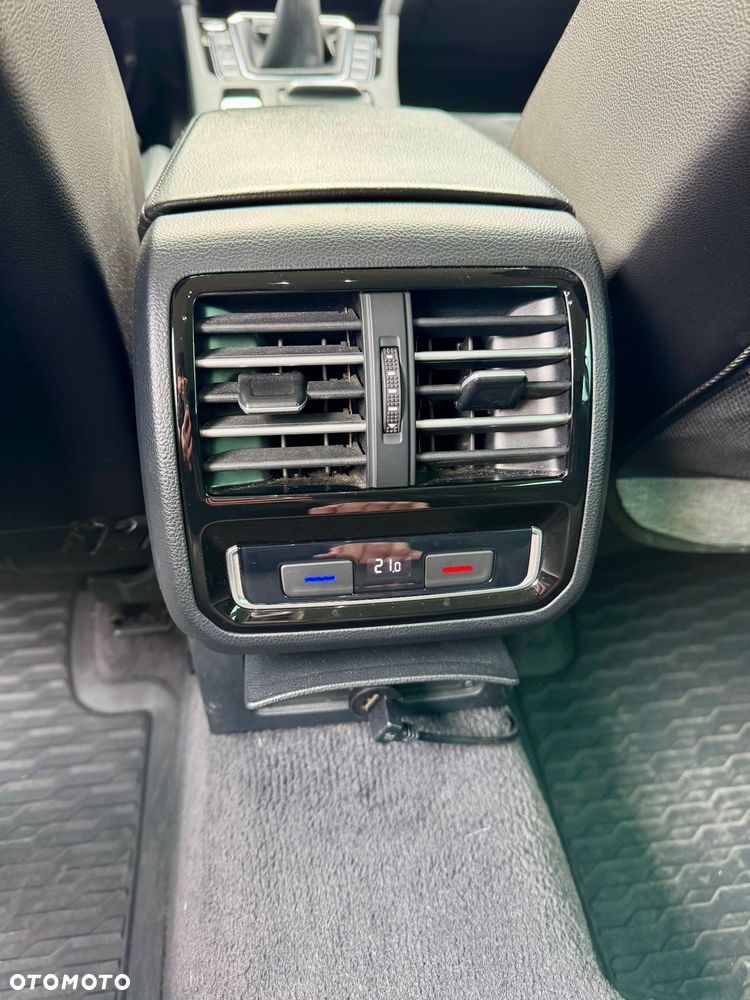 Volkswagen Passat Variant 1.8 TSI BMT Highline - 20