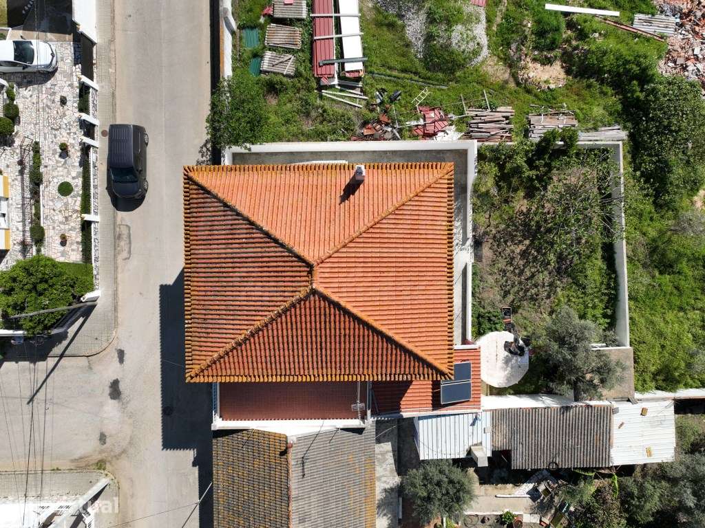 Moradia T5 com garagem, terraço e logradouro nas Ermidas-Sado - Grande imagem: 4/44