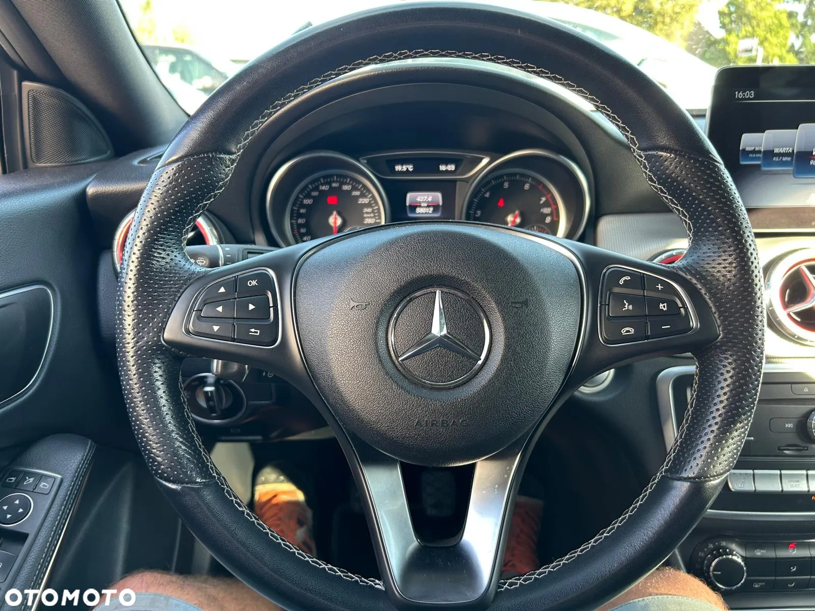 Mercedes-Benz CLA Shooting Brake 180 SCORE - 31