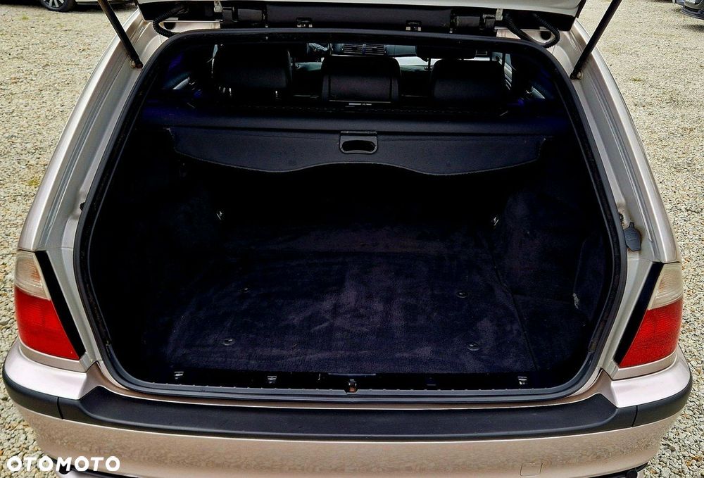 BMW Seria 3 318i Touring Edition Exclusive - 28