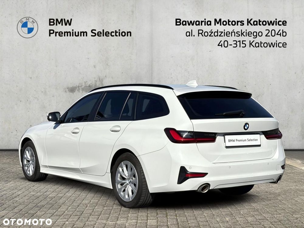 BMW 318I 2022 photo 3