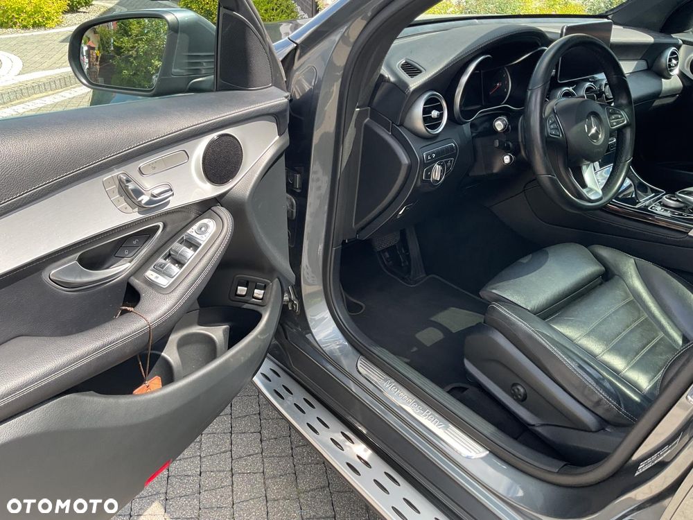 Mercedes-Benz GLC 250 4Matic 9G-TRONIC AMG Line - 5