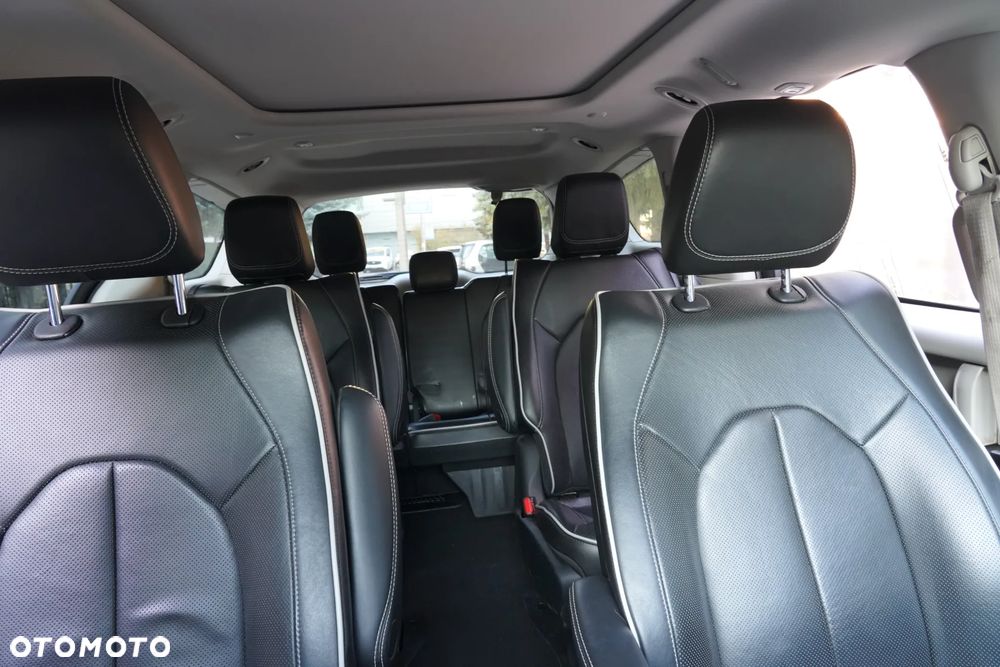 Chrysler Pacifica - 13