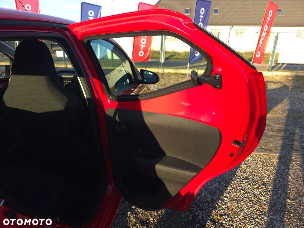 Toyota Aygo x-cite - 12