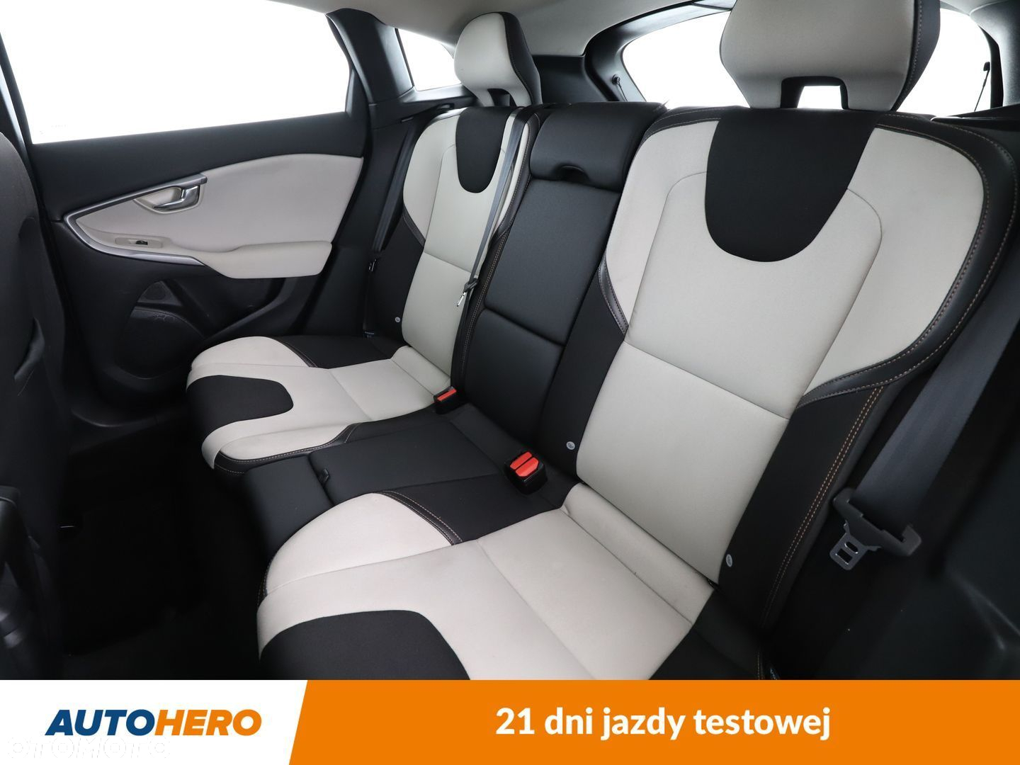 Volvo V40 Cross Country - 14