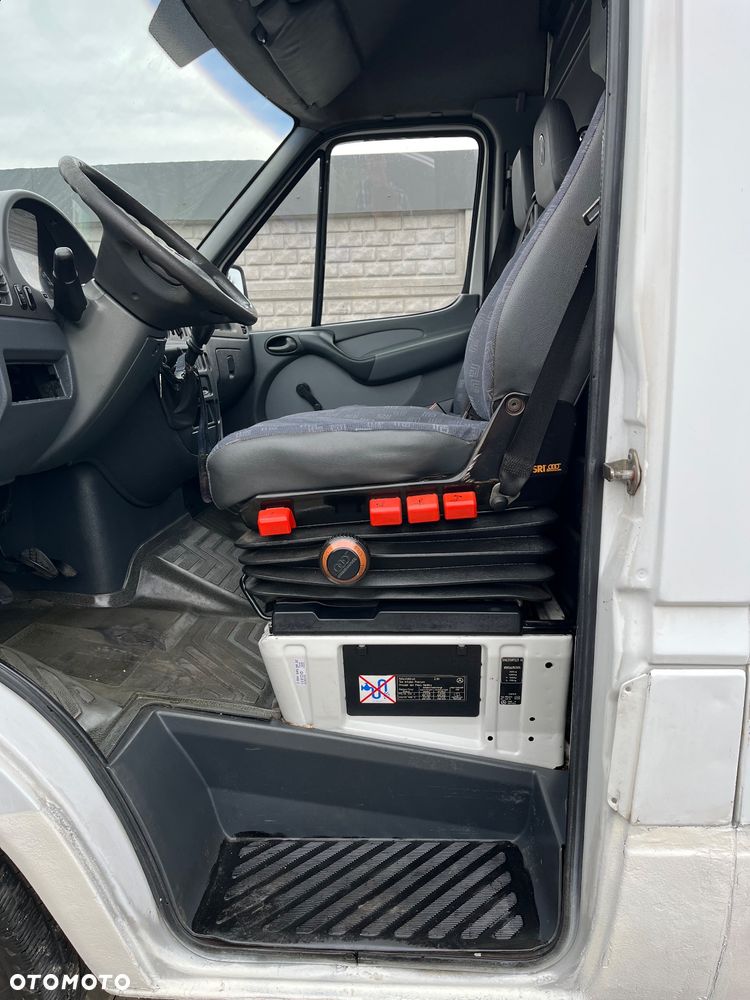 Mercedes-Benz Sprinter - 10