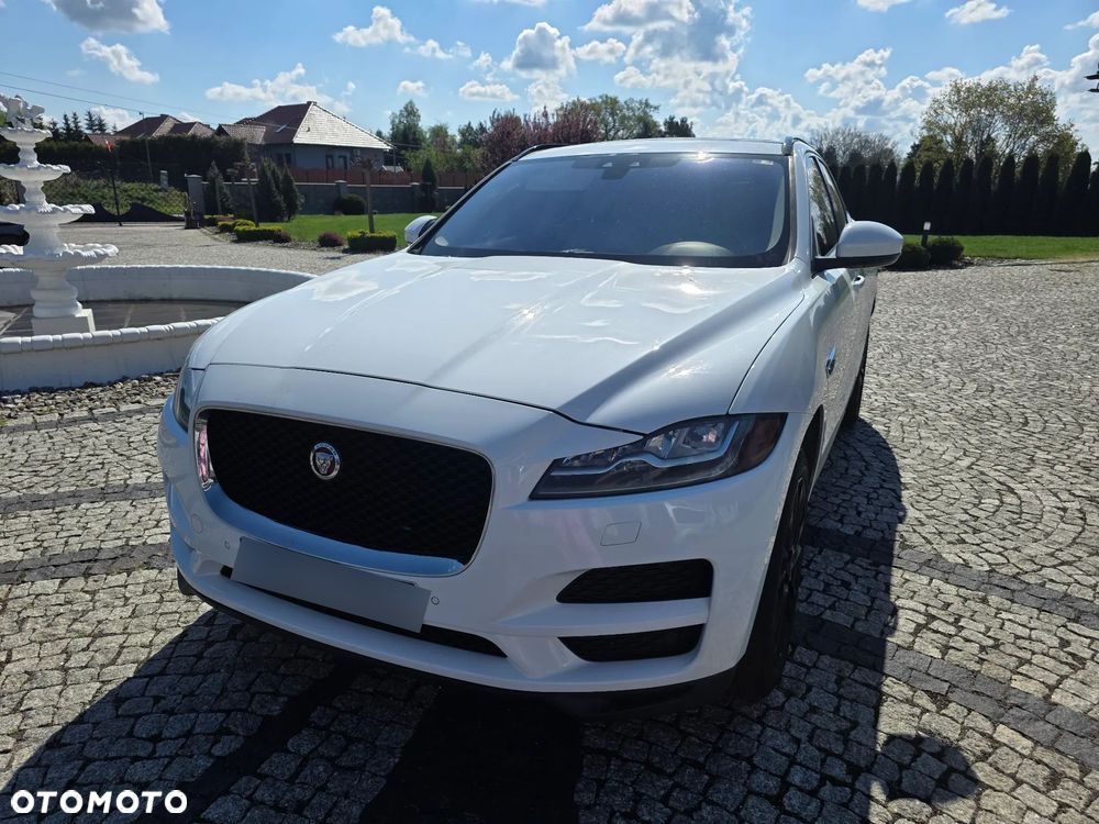 Jaguar F-Pace - 8