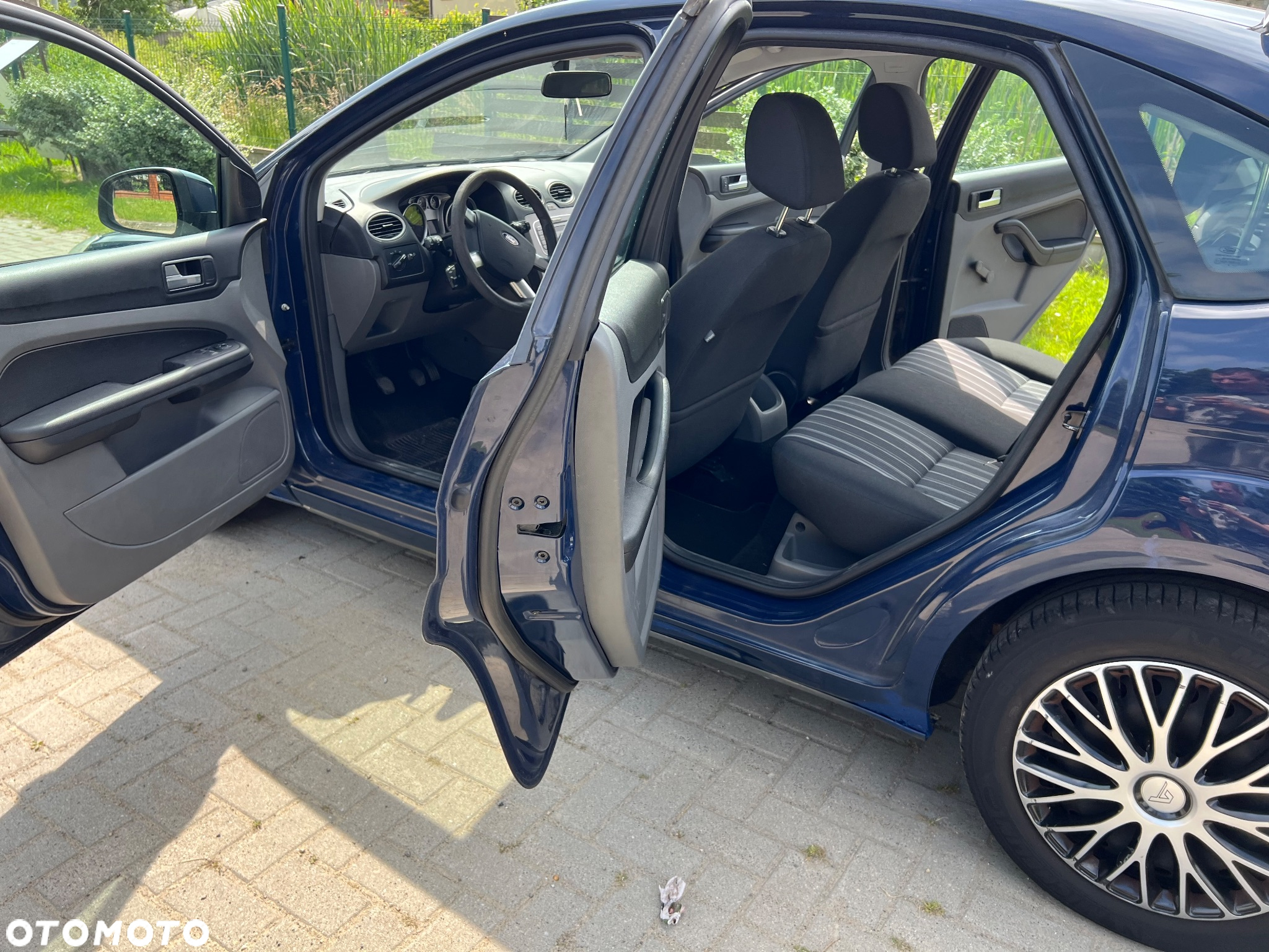 Ford Focus 1.8 TDCi Ambiente - 32