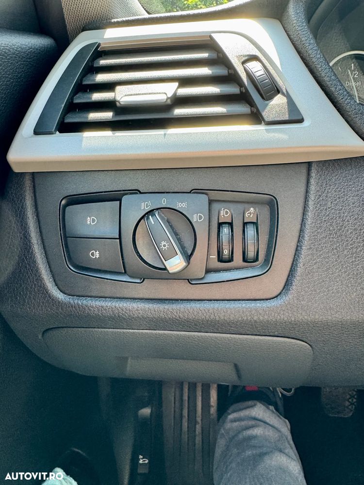 BMW Seria 3 318d Standard - 25