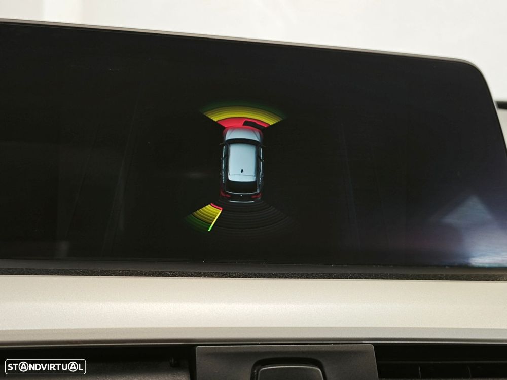 BMW 318 d Touring Line Luxury - 35
