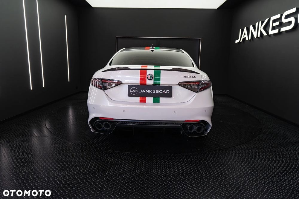 Alfa Romeo Giulia 2.9 Bi Turbo V6 Quadrifoglio - 8