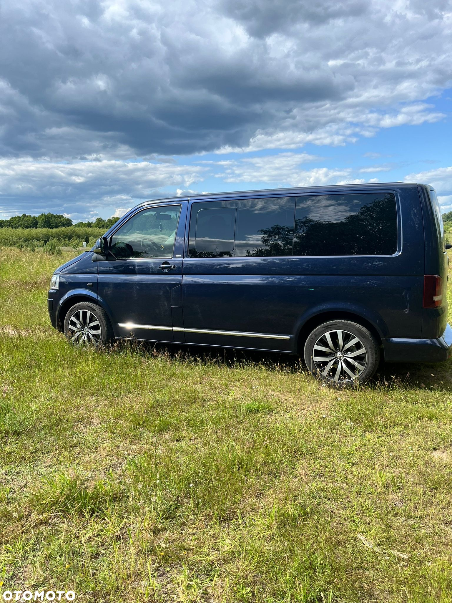Volkswagen Multivan - 5