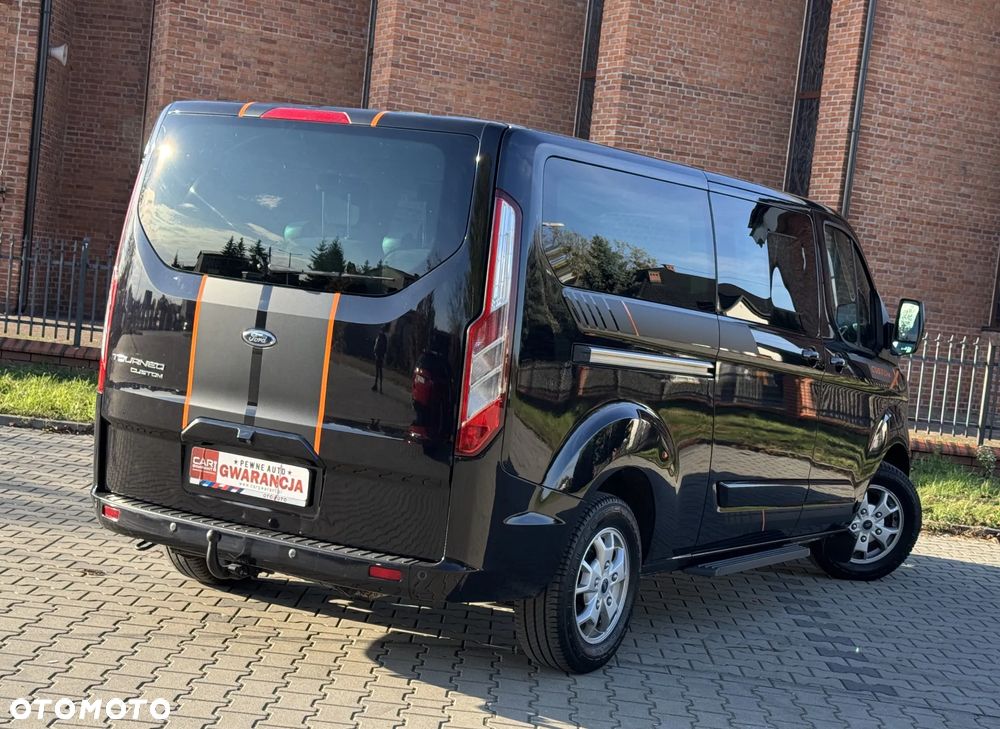 Ford Tourneo Custom 300 L2H1 VA Titanium - 12