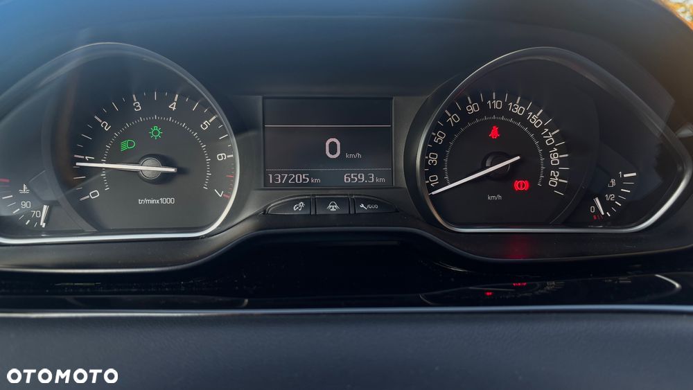 Peugeot 208 1.2 PureTech Allure - 13
