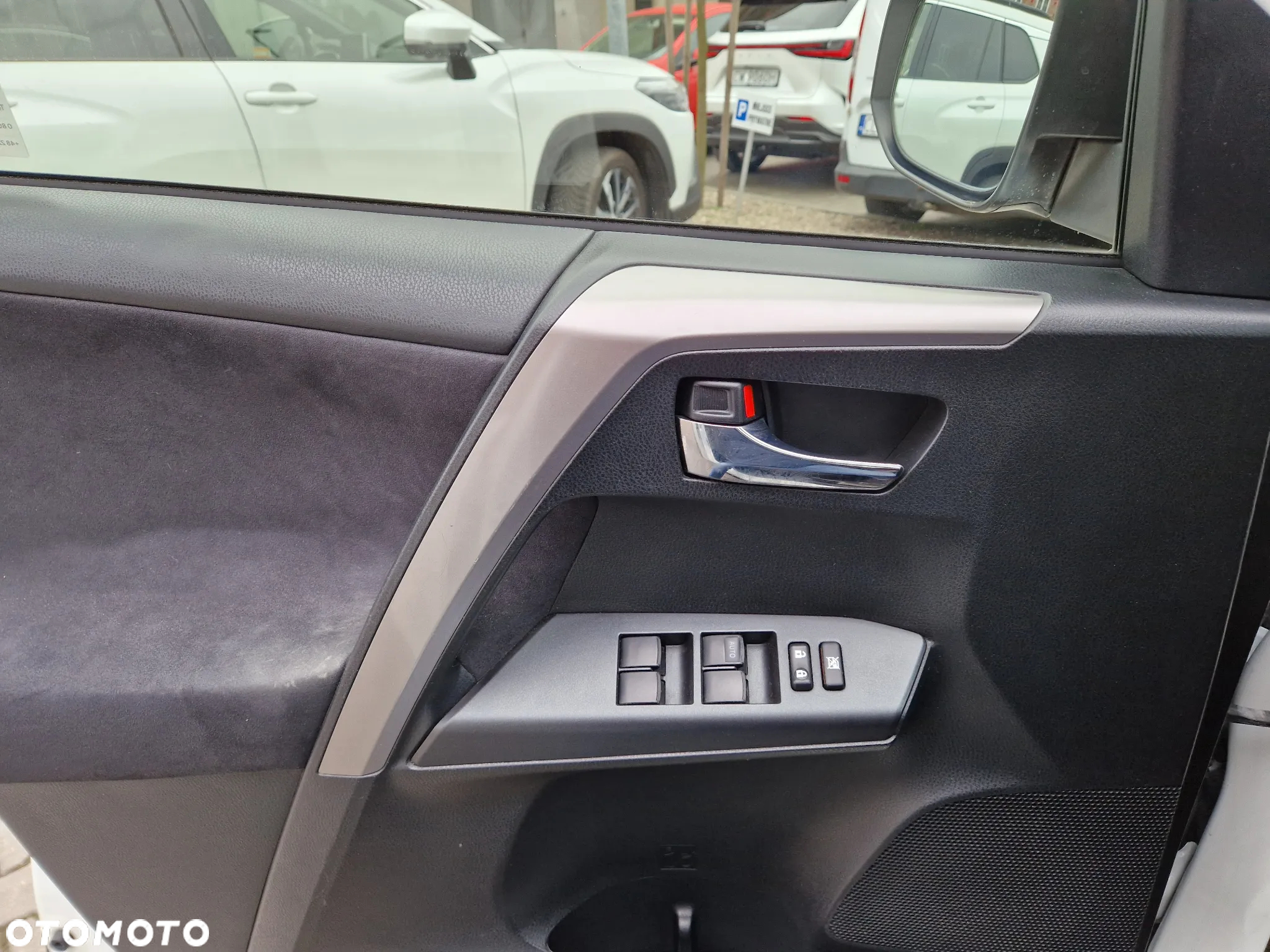 Toyota RAV4 Hybrid Style 4x2 - 14