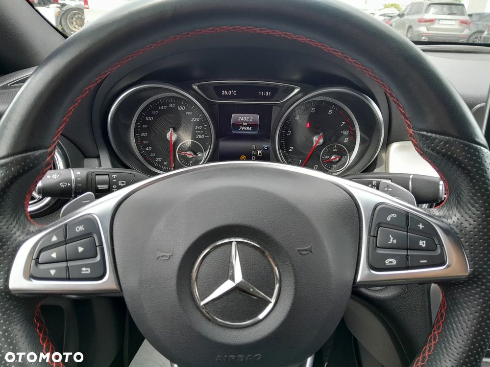 Mercedes-Benz CLA 200 7G-DCT AMG Line - 13