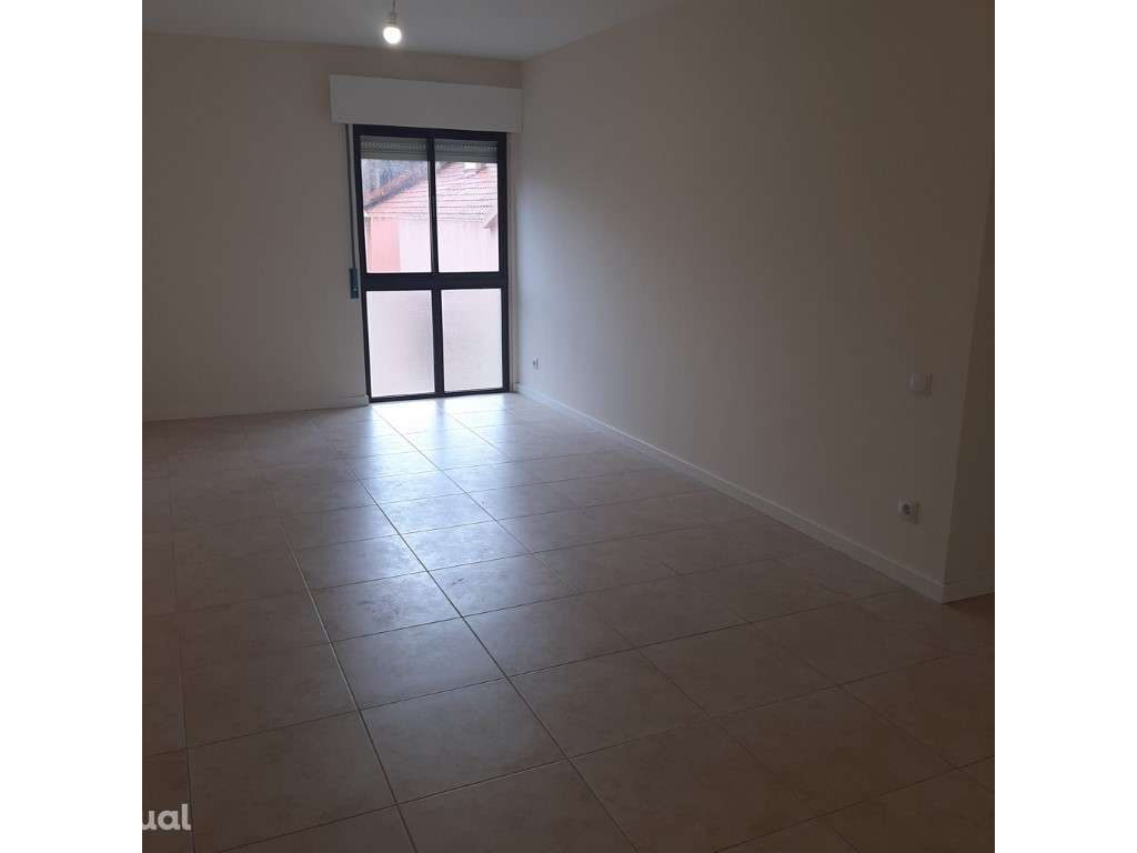 Apartamento T2 - Tapada das Mercês - Grande imagem: 3/15
