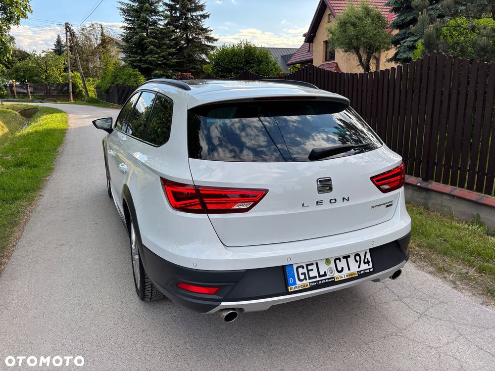 Seat Leon 1.8 TSI Start&Stop DSG XCELLENCE - 4