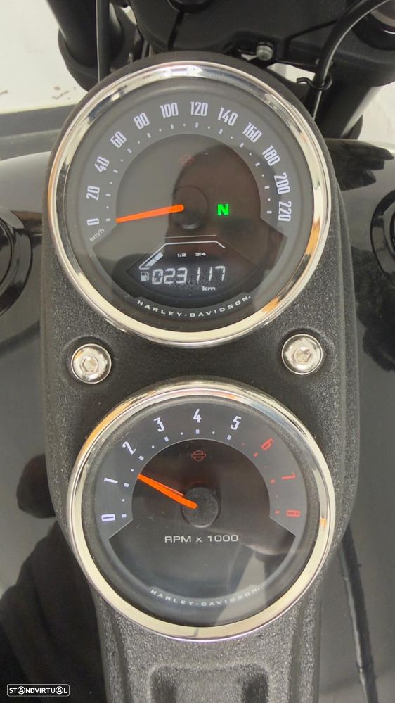 Harley-Davidson FXST - 9