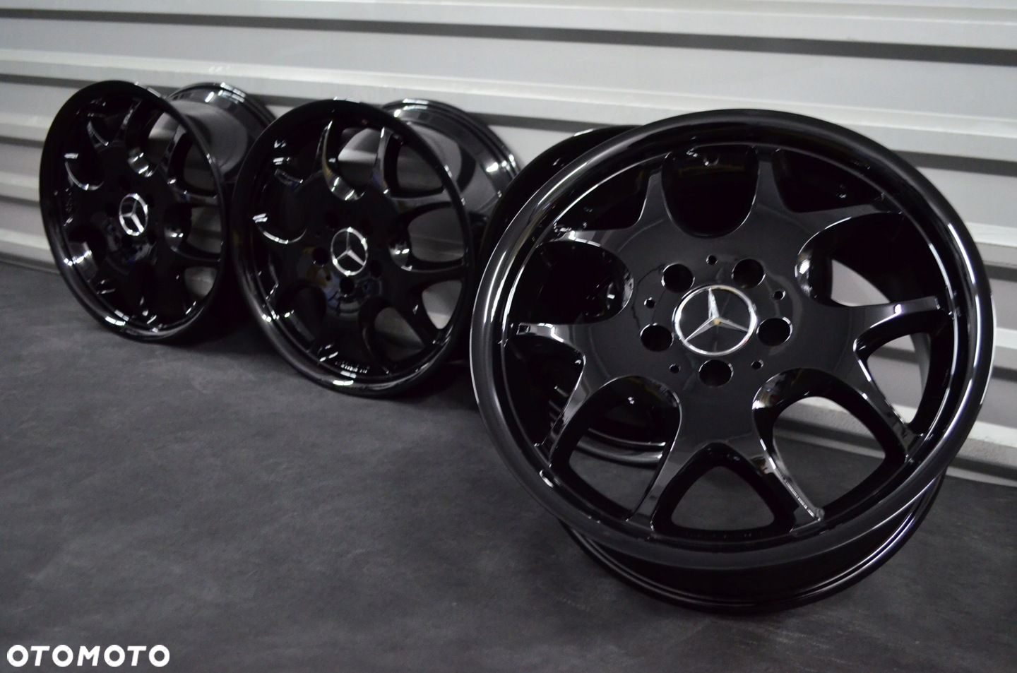 Felgi 5x112 8x17 ET30 Mercedes BRABUS Monoblock V - 12