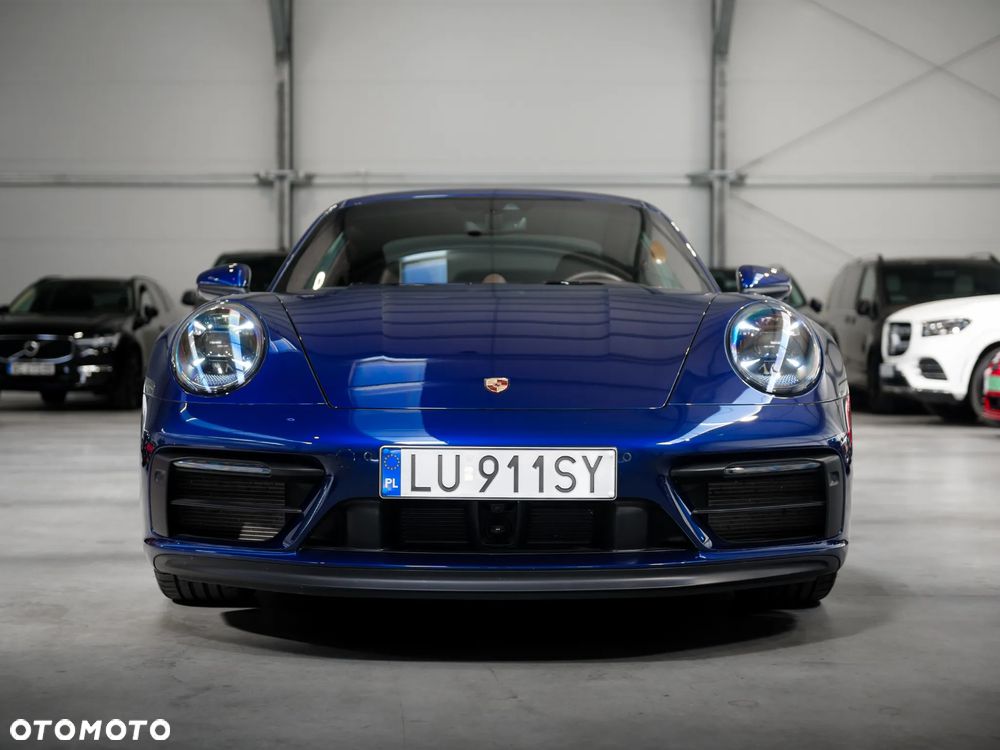 Porsche 911 Carrera 4 GTS - 14