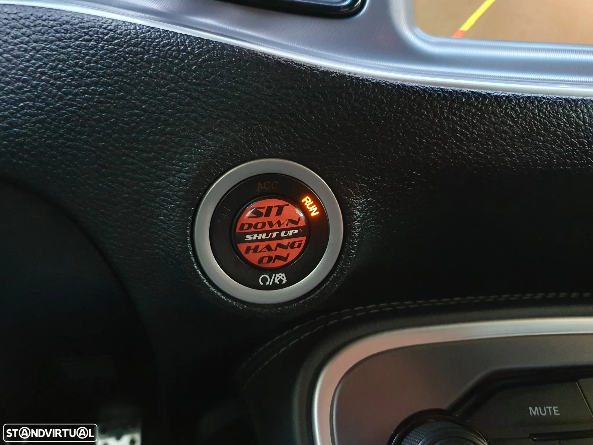 Dodge Challenger Auto R/T Plus Shaker - 11