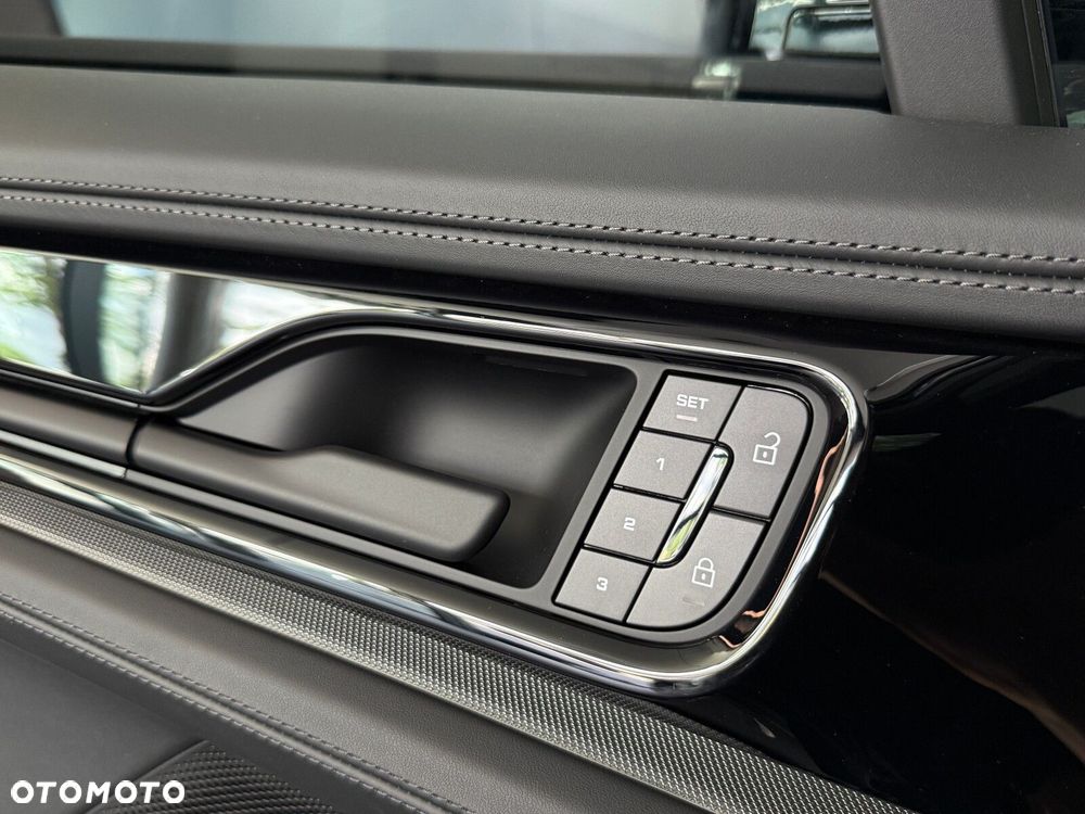 Porsche Panamera - 17