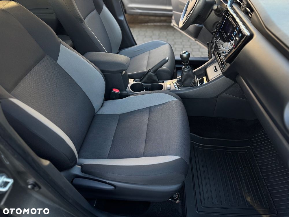 Toyota Auris 1.33 VVT-i Comfort - 10