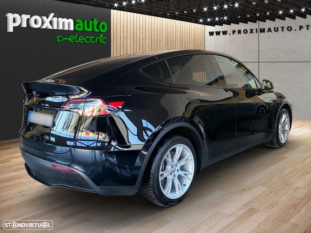 Tesla Model Y Standard RWD - 13