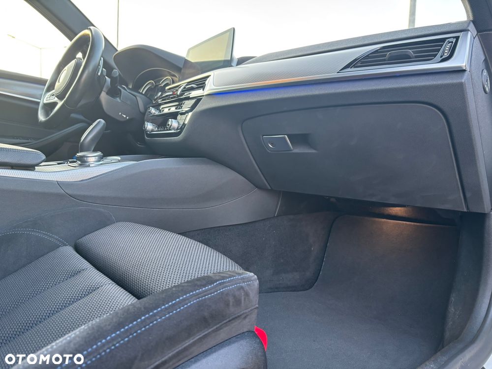 BMW Seria 5 520d xDrive - 25