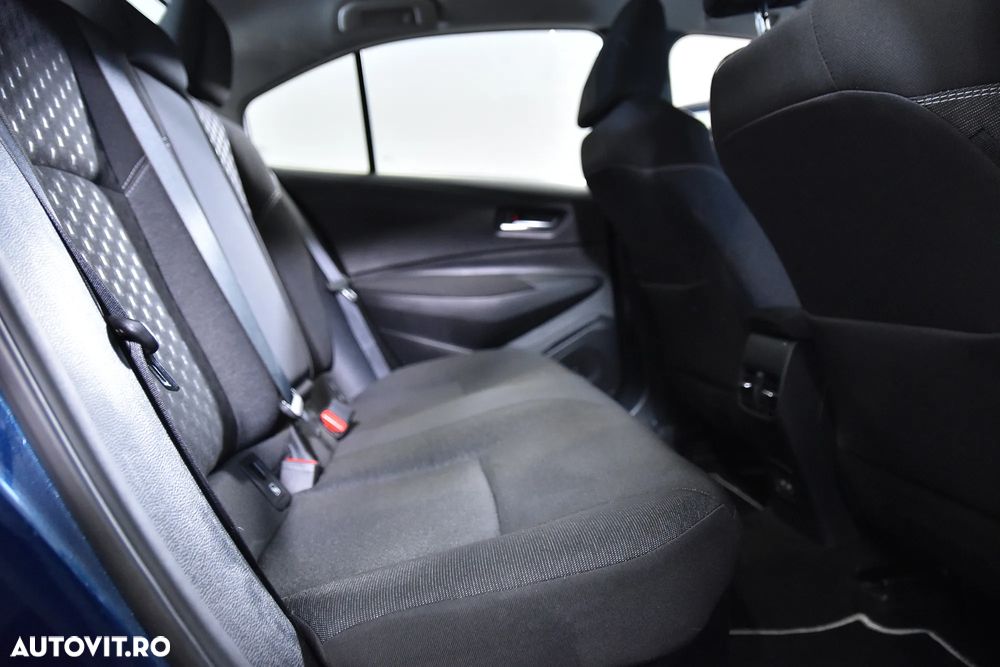 Toyota Corolla - 13