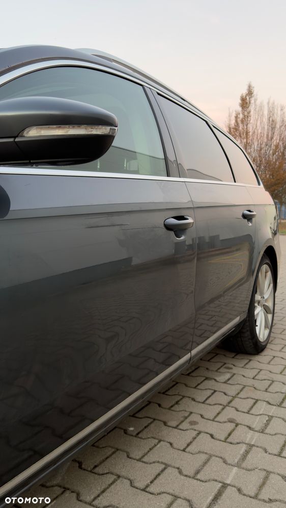 Volkswagen Passat - 12