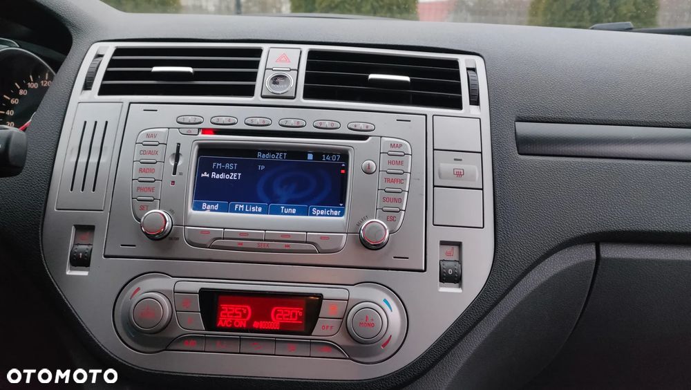 Ford Kuga 2.0 TDCi 2x4 Titanium - 10