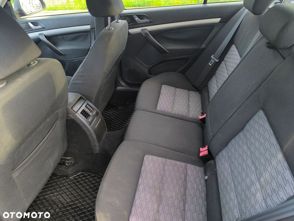 Skoda Octavia 1.4 TSI Ambiente - 6