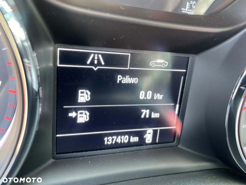 Opel Astra 1.4 T Enjoy S&S - 11