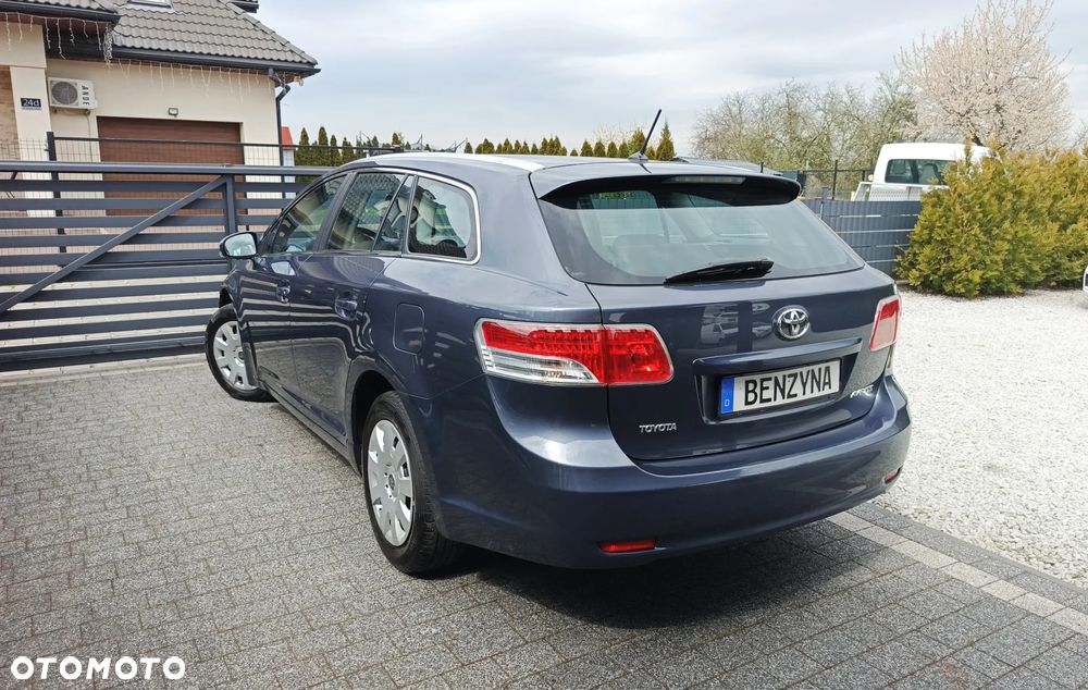 Toyota Avensis 1.8 Executive - 11