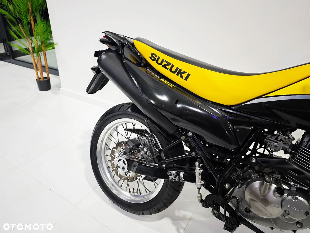 Suzuki DR - 10