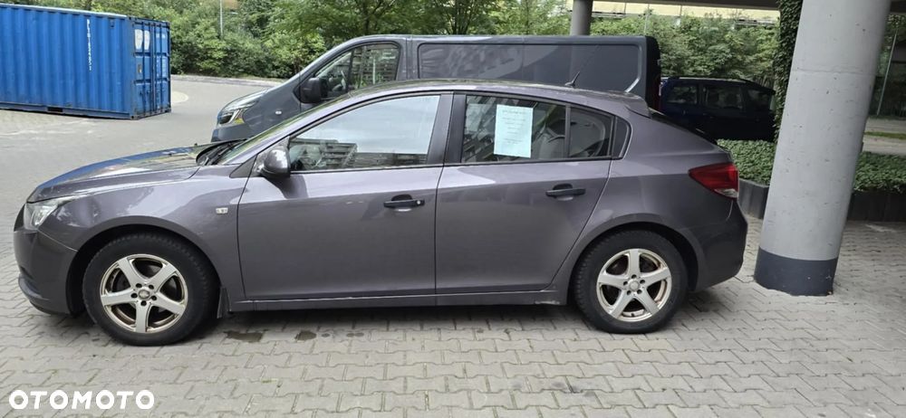 Chevrolet Cruze 1.6 LS+ - 8