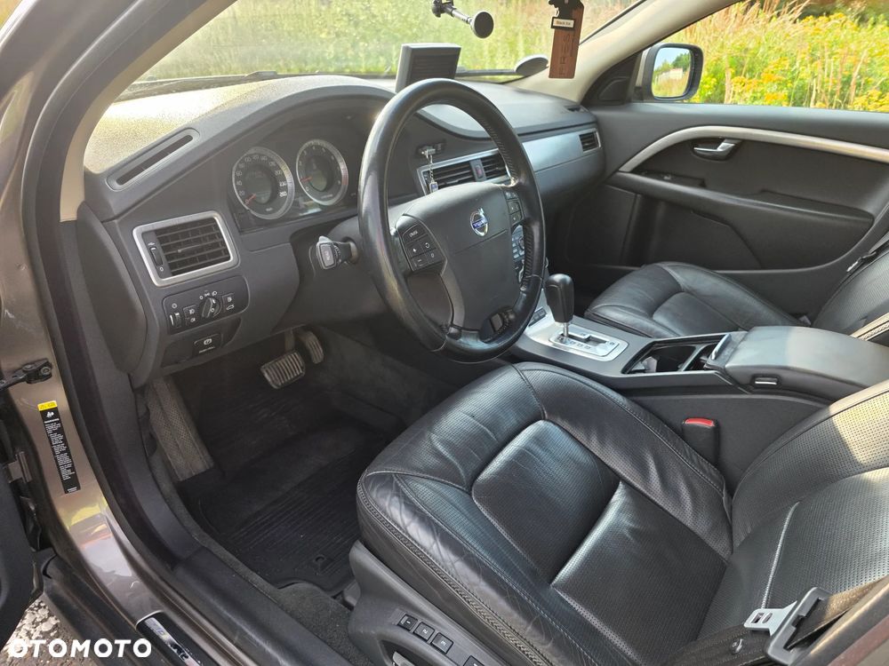 Volvo XC 70 3.2 AWD Momentum - 8