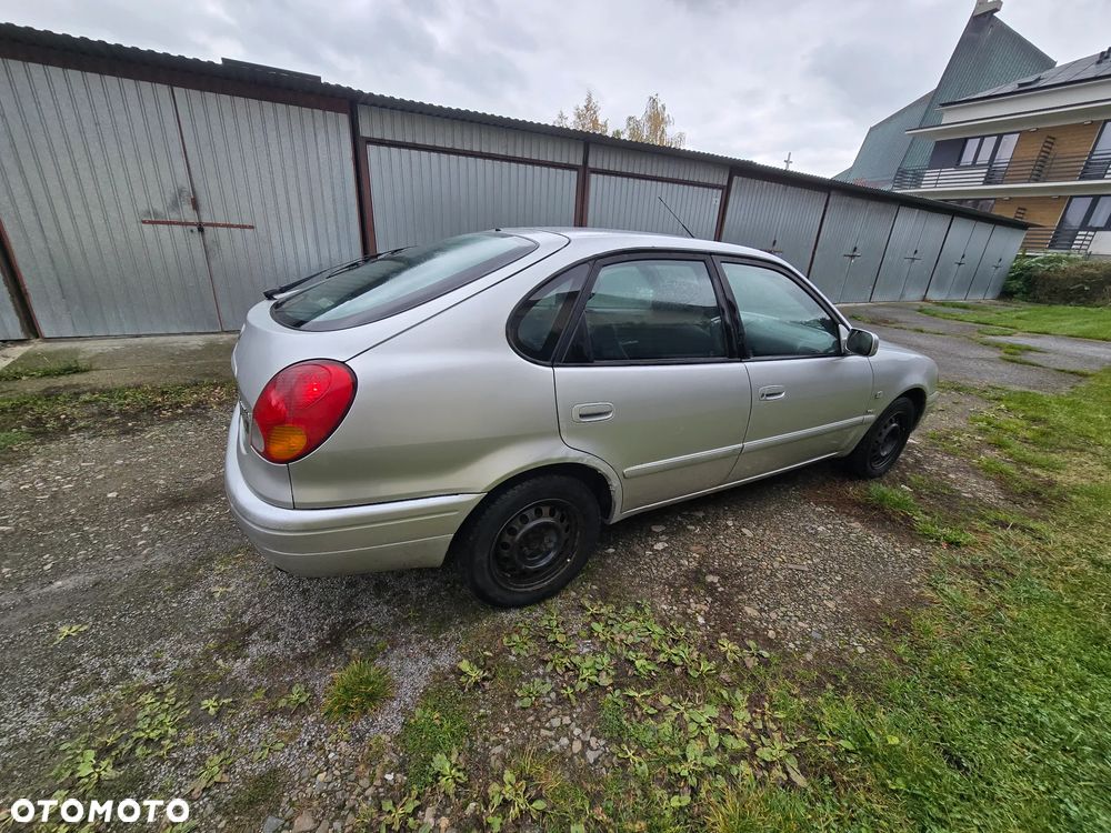 Toyota Corolla - 4
