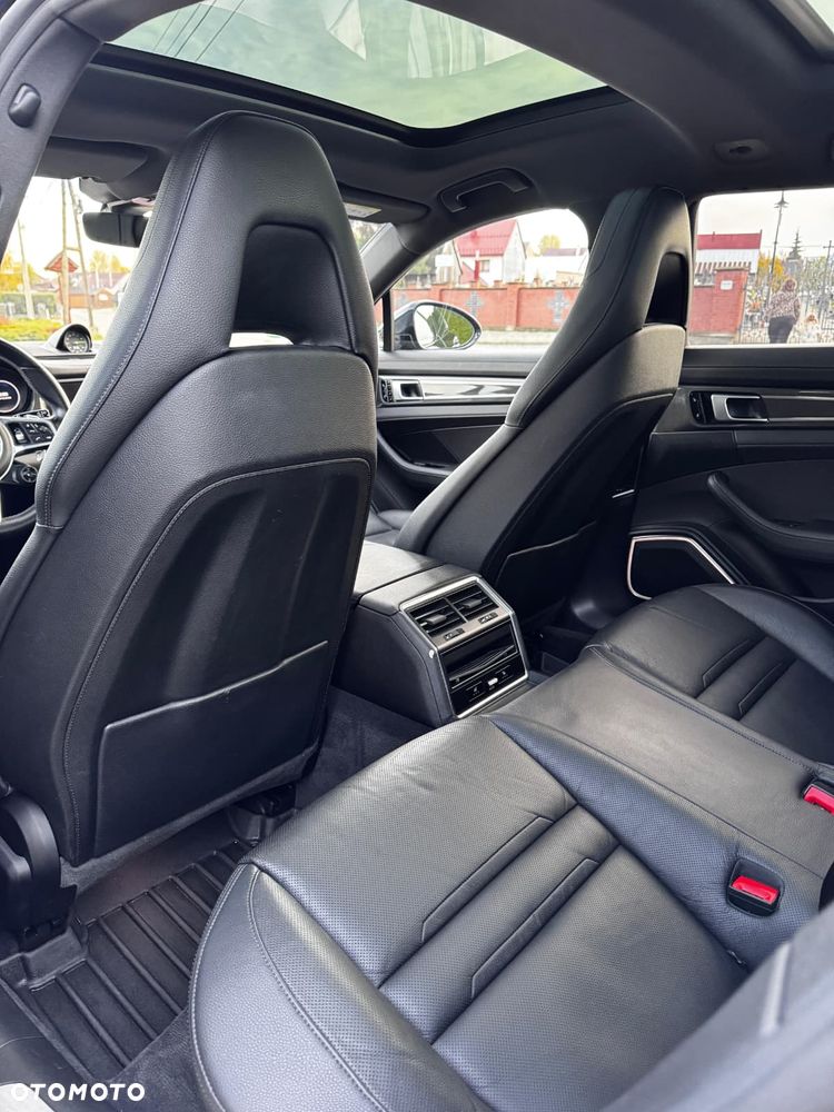 Porsche Panamera - 8