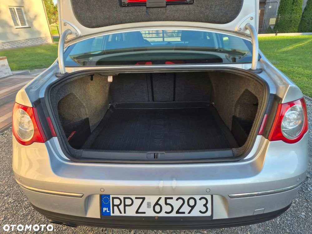 Volkswagen Passat - 5