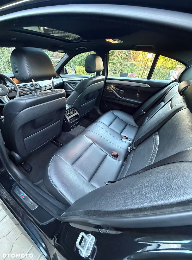 BMW Seria 5 525d xDrive - 28
