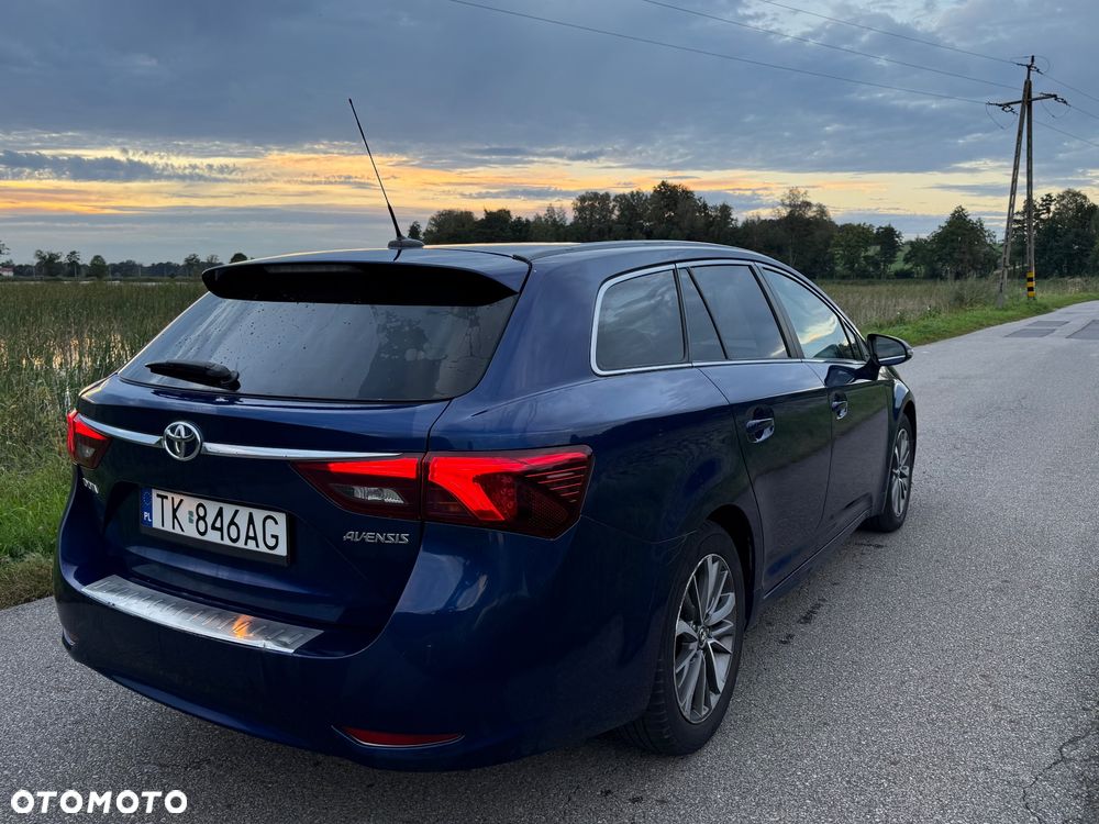 Toyota Avensis 1.6 D-4D Premium - 16