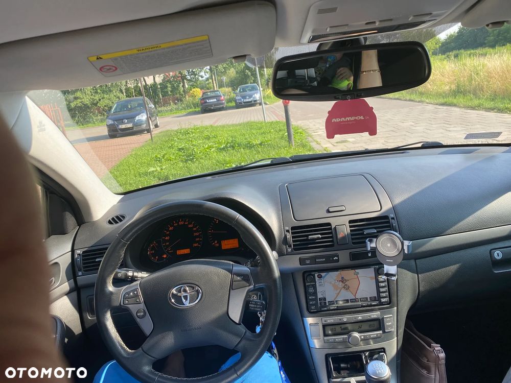Toyota Avensis 2.2 D-4D Prestige - 1