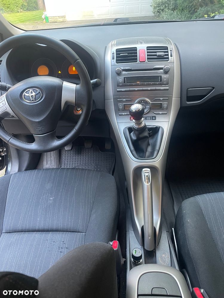 Toyota Auris - 4