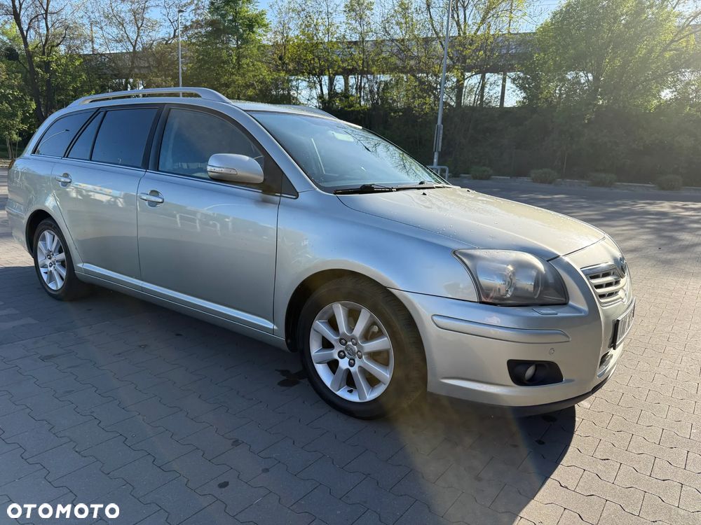 Toyota Avensis 1.8 VVT-i Automatik Sol - 10