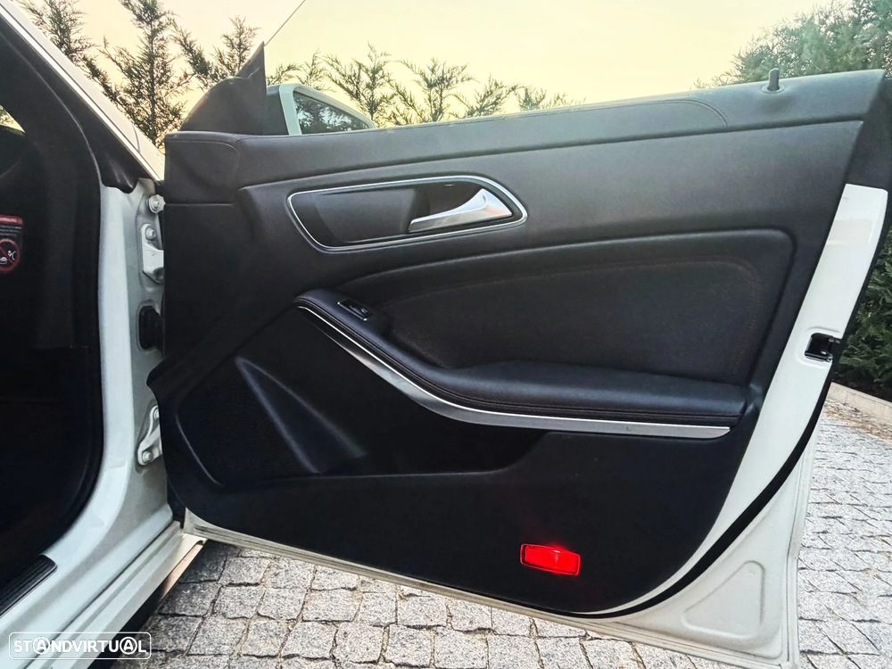 Mercedes-Benz CLA 45 AMG 4Matic Speedshift DCT 7G Night Edition - 18